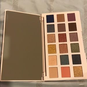 Eyeshadow palette
